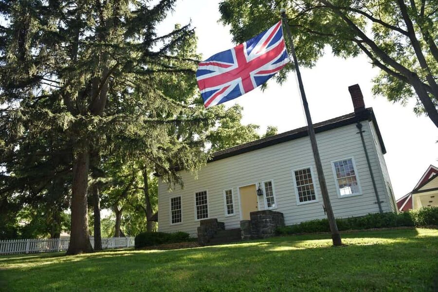 Niagara: Ultimate Day Tour including Niagara-on-the-Lake - Voyage to the Falls vs Journey Behind the Falls, depending on season