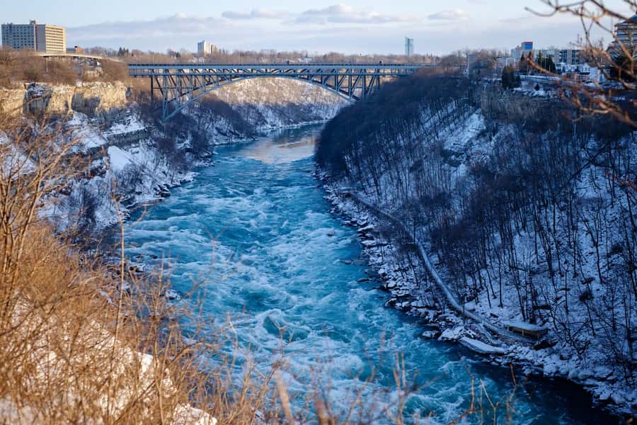 Niagara Winter Wonderland w/ 4 Attractions & Syrup Taste - Maple Leaf Place and Syrup Taste: A Sweet Interlude You’ll Remember