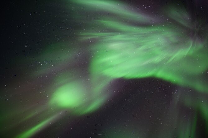 Northern Lights Tour Yellowknife - Staying warm is your real job on an aurora tour
