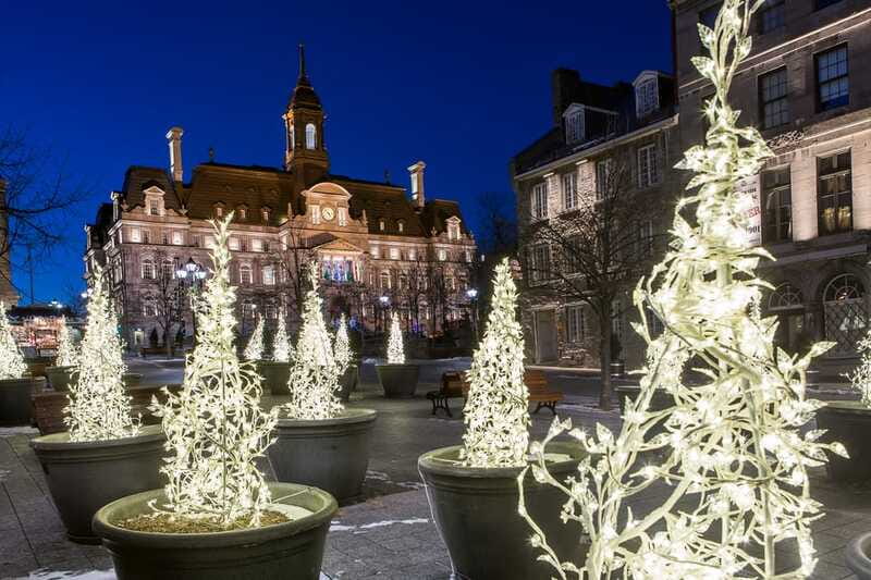 Old Montréal Small-Group Christmas Tour - Spotting festive decorations beyond the street level