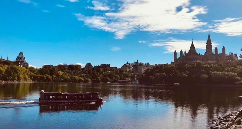 Ottawa: Bilingual Guided City Tour by Amphibious Bus - The water cruise: Gatineau views and that lock-related narration