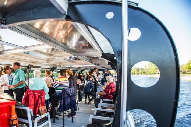 Ottawa Boat Cruise - Rideau Canal Cruise - How the guide turns passing views into a real Ottawa story