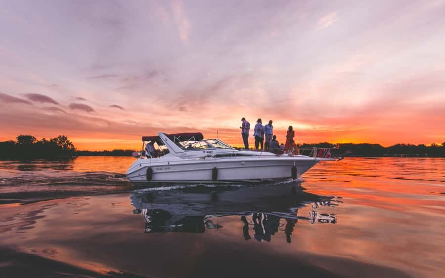 Ottawa: Downtown Yacht Cruise - Wed-Sun @ 6PM - 75 Minutes - How the Lack of Narration Changes the Experience