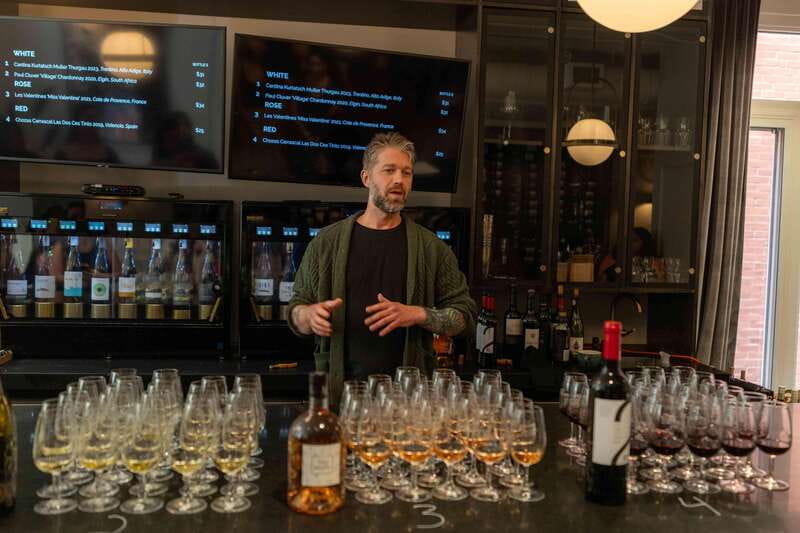 Ottawa: Local Wine and Cider Tour - Farm Gate Cider and Orchard: orchard tour, cider samples, and wood-oven pizza