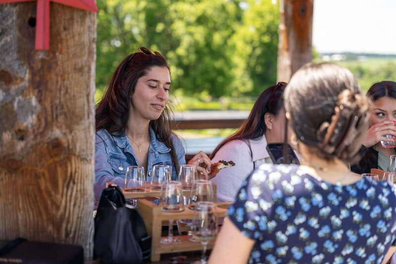 Ottawa: Local Wine and Cider Tour - Meeting point and what your morning feels like