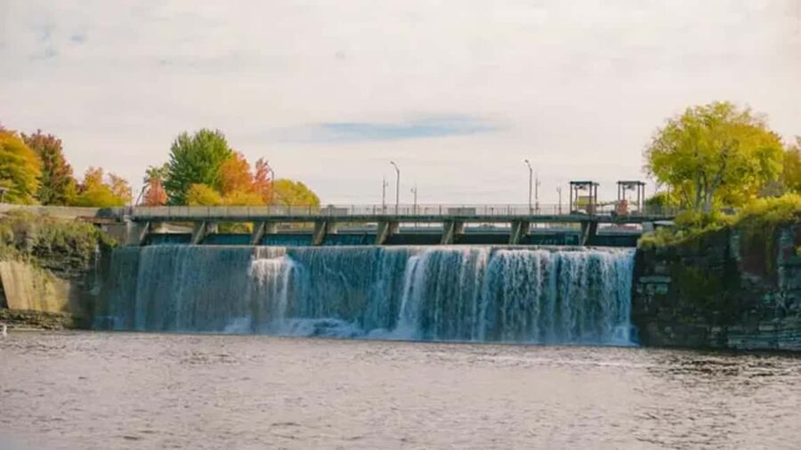 Ottawa Premium Small Group Tour with Canal Cruise - A smart way to see Ottawa without playing chauffeur