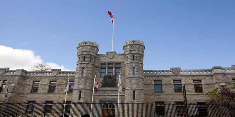 Ottawa: Small-Group Walking Tour with Boat Cruise - Key highlights you should care about