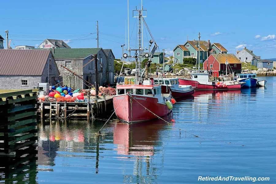 Peggy’s Cove: Small Group Tour - Peggy’s Cove: lighthouse photos, coastal walking, and real time to wander