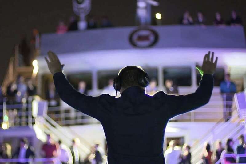 Québec City: Evening Cruise with Live DJ - What You’ll See On the Saint Lawrence (Frontenac to Montmorency)