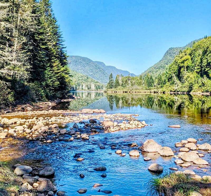 Quebec City: Guided Hike in Jacques-Cartier National Park - Pickup spots in Quebec City, and how to not miss the bus