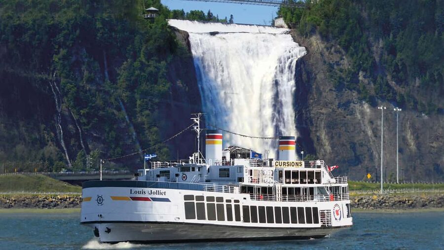 Québec City: Guided Sightseeing River Cruise - Onboard experience: bilingual guide, open decks, and the bar-bistro