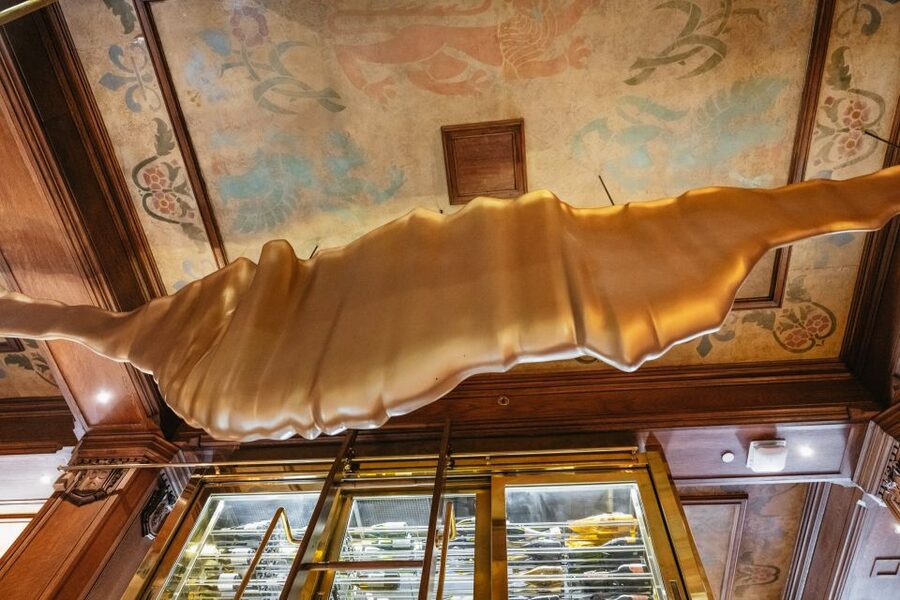 Quebec City: Guided Tour of Fairmont Le Château Frontenac - Inside the 5-star interiors: opulence with a purpose