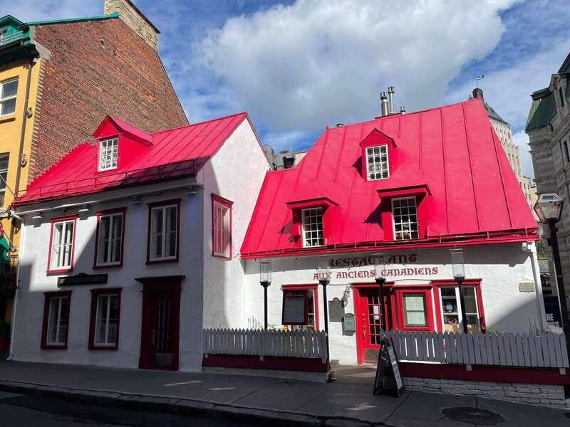 Quebec City: Historic District Walking Tour (2h) - UNESCO since 1985, and what the guide builds with that timeline