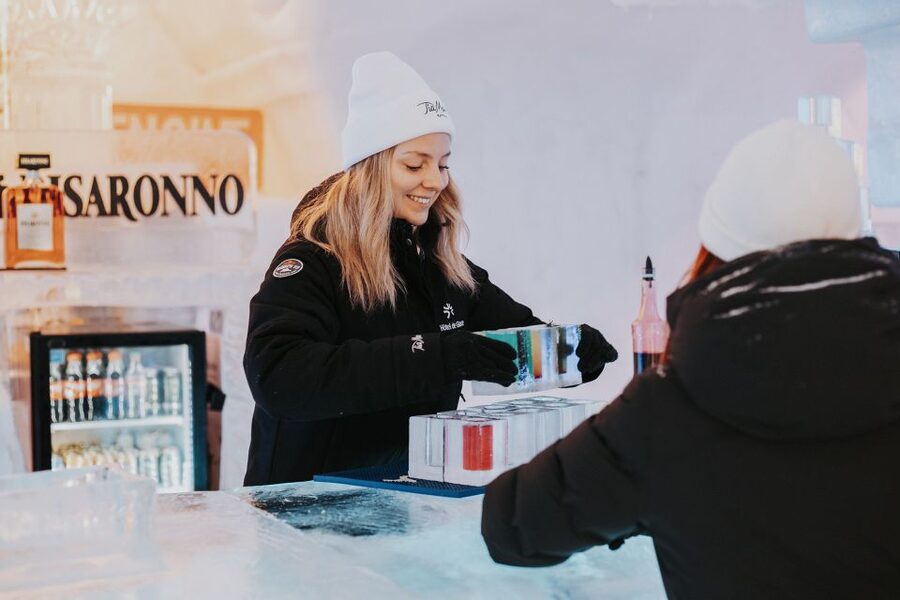 Quebec City: Hôtel de Glace (ice hotel) Overnight Experience - Getting ready the next morning at Valcartier