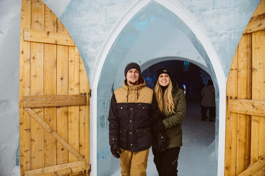 Quebec City: Hotel de Glace Ice Hotel Visit - Pair It With the Valcartier Winter Park Next Door