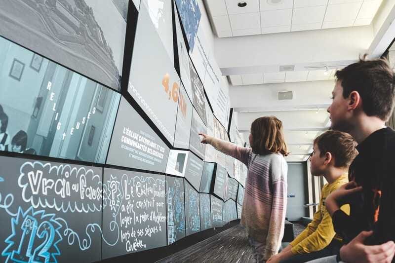 Quebec City: Observatoire de la Capitale Entry Ticket - Interactive screens that match what you are looking at