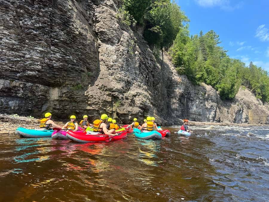 Quebec City: Rafting or kayaking – Jacques-Cartier Canyon - How the 4-hour schedule really moves, from Rivière Concept to the canyon