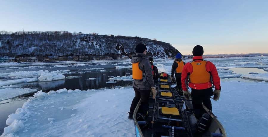 Quebec City: Sunset Ice Canoe Experience with Sauna - Mid-tour comfort: snacks, selfies, and a guided photo trail