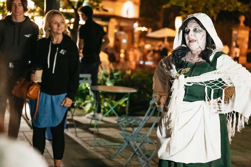 Quebec Interactive Street Theatre: "Crimes in New France" - Language options: English and French