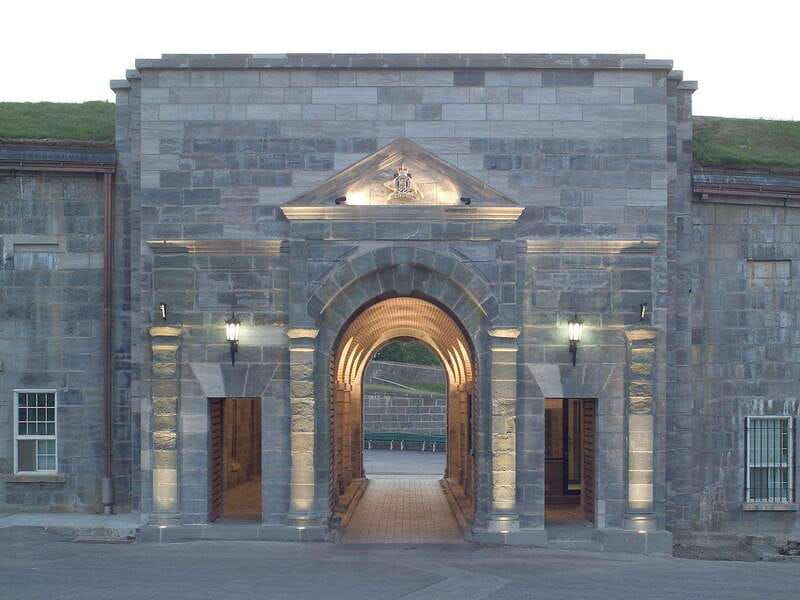Quebec: La Citadelle de Québec Ticket and Guided Tour - La Citadelle still works as a military base, not a backdrop