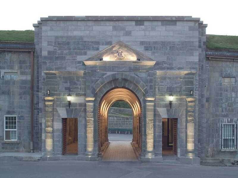Quebec: La Citadelle de Québec Ticket and Guided Tour - What you see at the Musée Royal 22e Régiment (and why it’s worth it)