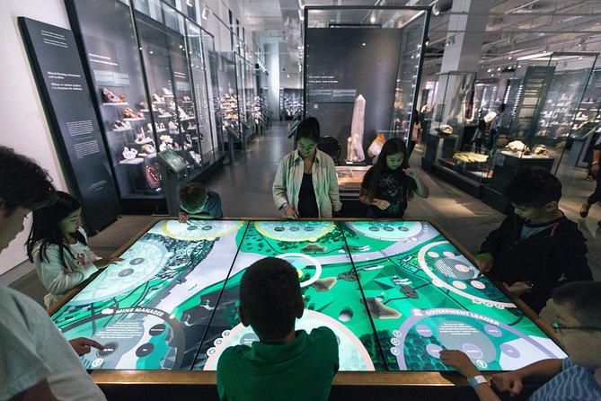 Royal Ontario Museum Admission - From Dinosaurs to Human History: How the Galleries Connect