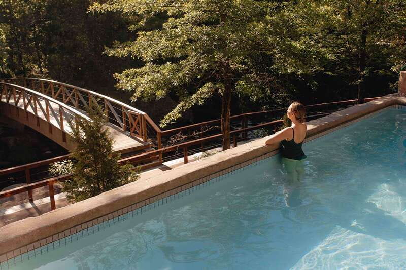 Saint-Sauveur: relaxation session in a Nordic thermal spa - Outdoor baths and storms: your backup plan for bad weather