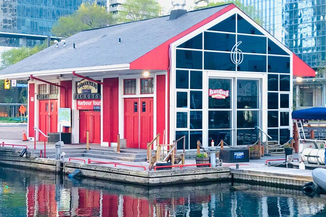 Show me the City! A Small Group Walking Tour of Toronto - What the guides do well, and how to get more out of the walk