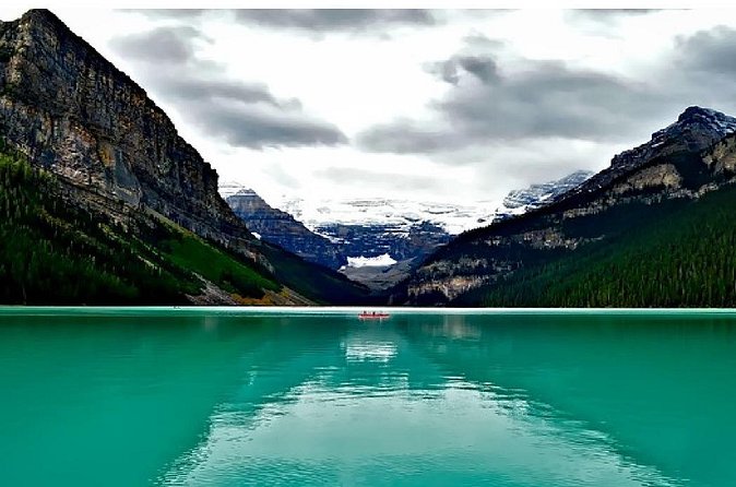 Shuttle from Banff or Canmore to Moraine Lake and Lake Louise - Stop 2: Lake Louise with free admission and real time to wander