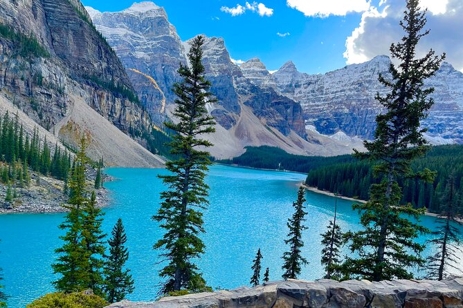 ShuttleBus 2way Banff to Lake Louise (1Hr) and Moraine Lake (1Hr) - Key things to know before you go