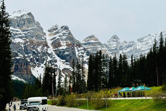 ShuttleBus 2way Banff to Lake Louise (1Hr) and Moraine Lake (1Hr) - Banff to the lakes: why this shuttle fits a half-day plan