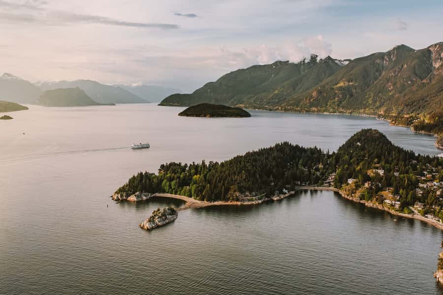 SKY Heli-Tour of Vancouver (Downtown) - The first takeoff: harbor views and downtown geometry from above