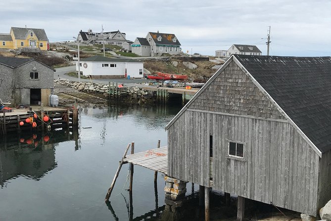 Small Group Tour - Peggy's Cove, Lunenburg, the Annapolis Valley - Queensland Beach: A Quick Saltwater Reset