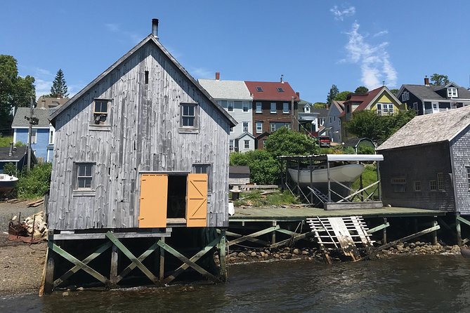 Small Group Tour - Peggy's Cove, Lunenburg, the Annapolis Valley - Mahone Bay Photo Stop for the Famous Three Churches