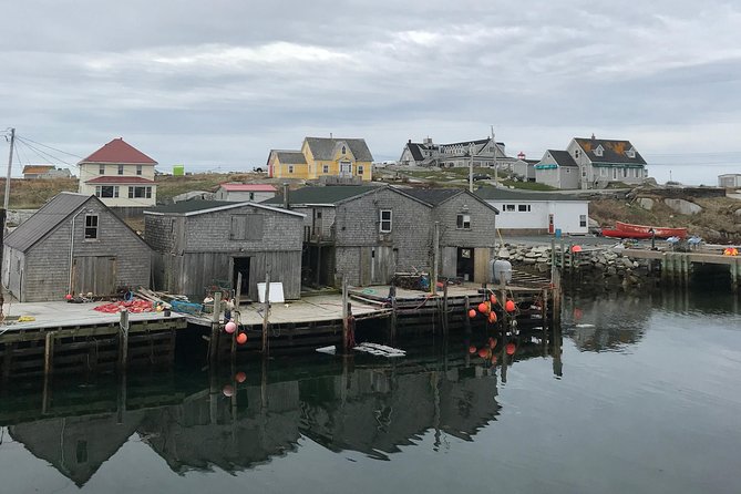 Small Group Tour - Peggy's Cove, Lunenburg, the Annapolis Valley - Lunenburg Historic District: Walking Town Time Plus the Bluenose Option