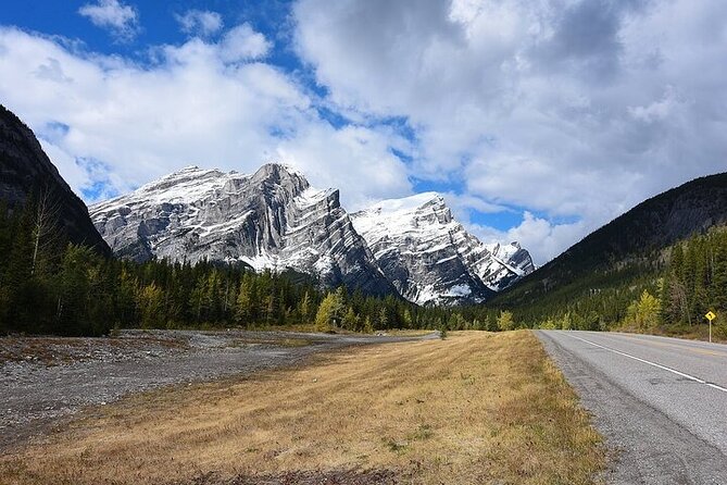 Smartphone Audio Driving Tour between Lake Louise and Calgary - A Route That Usually Feels Too Fast, Turned Into Chapters