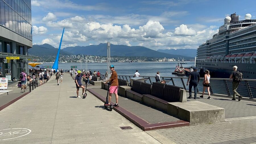 Stanley Park EUC & E-scooters loop tour - Languages and guide support, including Roman-style coaching
