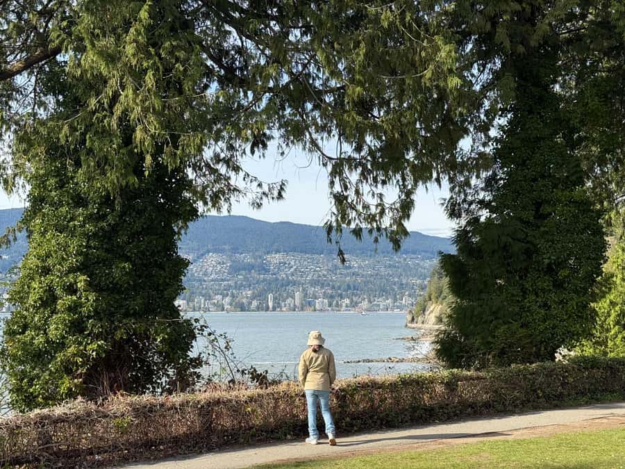 Stanley Park Tour by Car:Small Group Value,See More,Pay Less - Key highlights worth your time