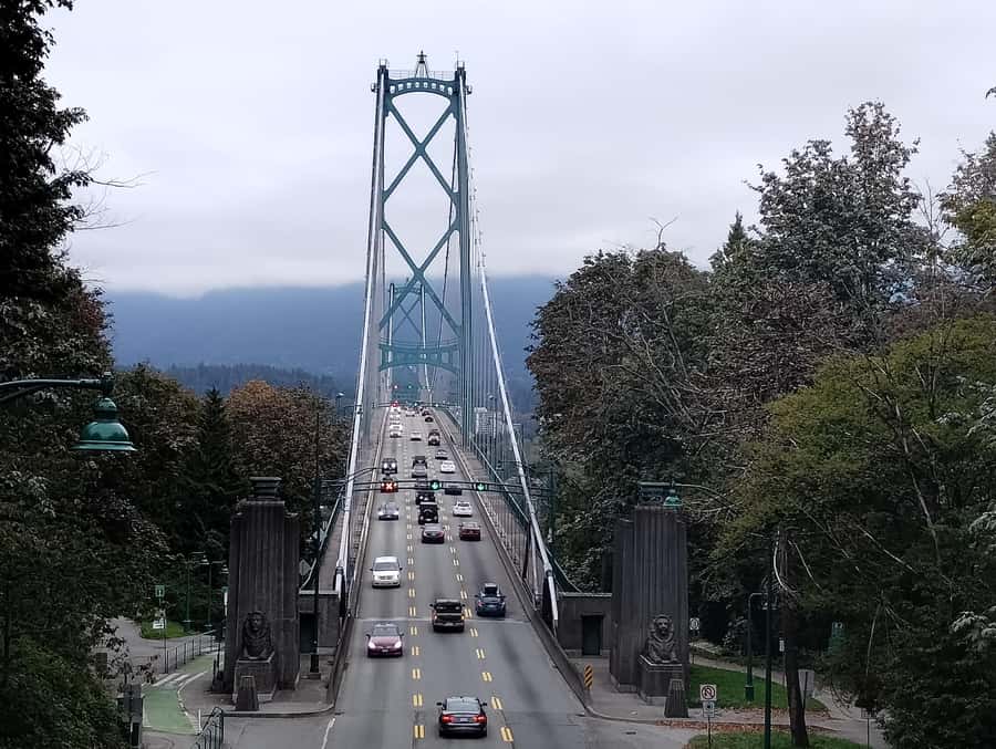 Stanley Park Tour by Car:Small Group Value,See More,Pay Less - Downtown Vancouver to Coal Harbour: the warm-up that sets the view