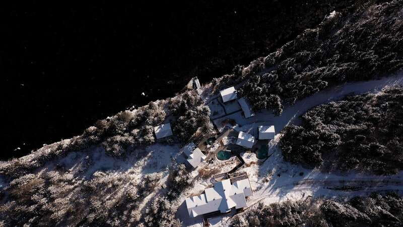 Stoneham: Nordic spa Thermal Experience - The setting: Rivière Jacques-Cartier and mountainside calm