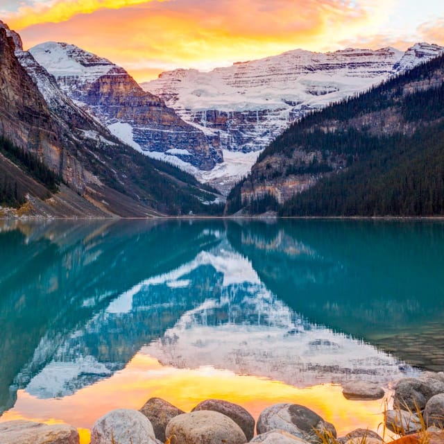 Sunrise or Sunset/Stargazing Tour at Moraine Lake from Banff - The guide factor: stories, patience, and better photos