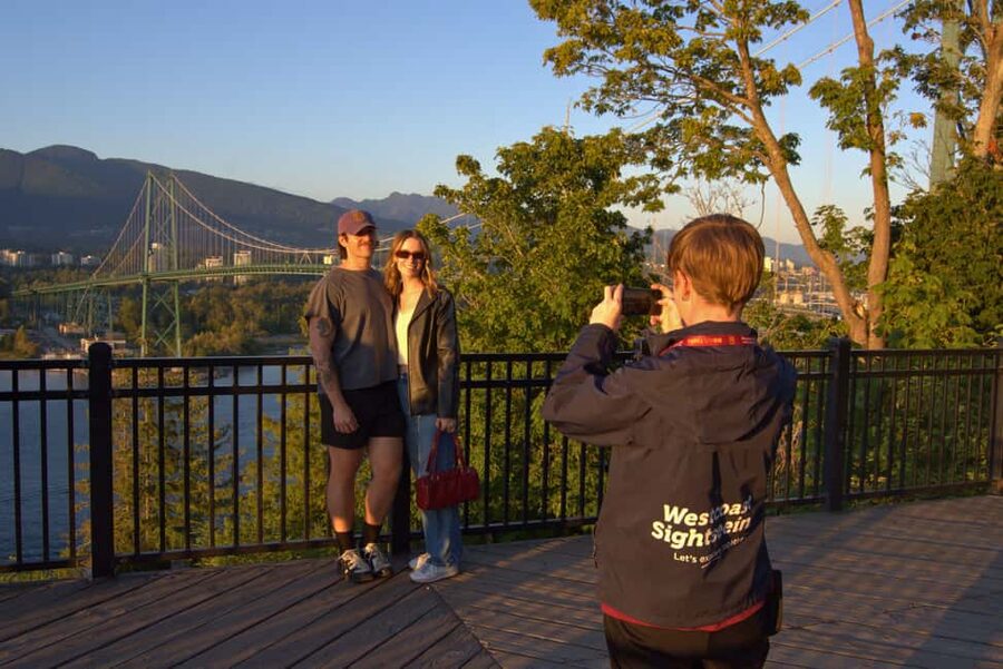 Sunset Bus Tour: Stanley Park & English Bay Photostops - Gastown and Downtown Night Energy, Without the Guesswork