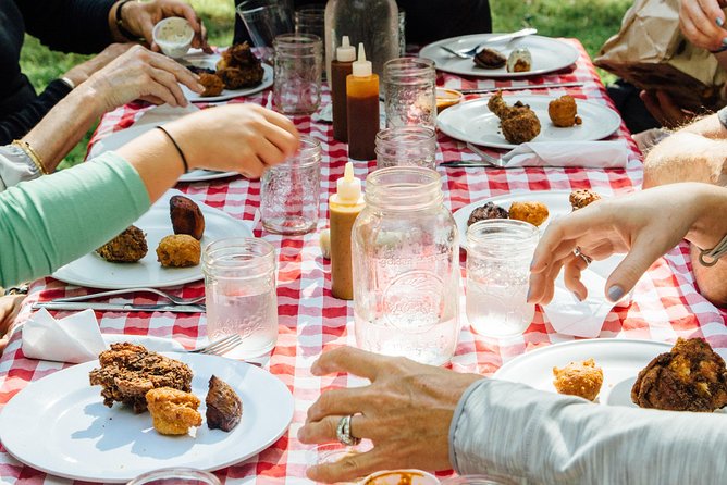The Only Locally Owned Non-Touristy Food Tour by Spade & Palacio - Pace, walking, and what to pack for Montreal weather