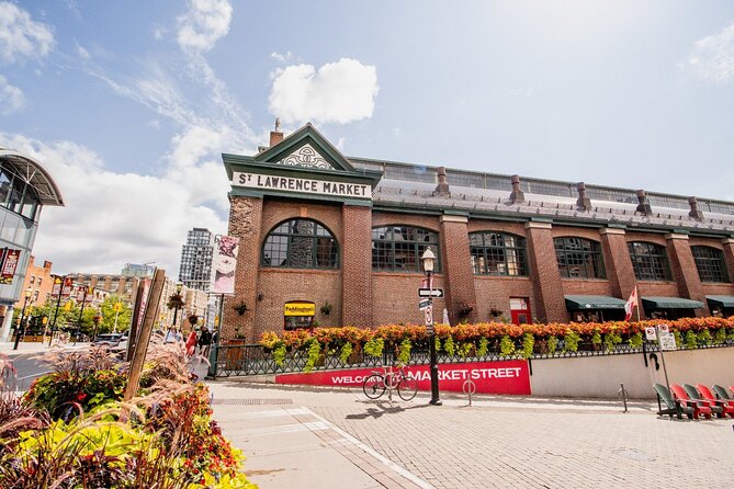 Toronto: City Highlights Express Tour - Yorkville and Mink Mile luxury, with a chance of celebrity sightings