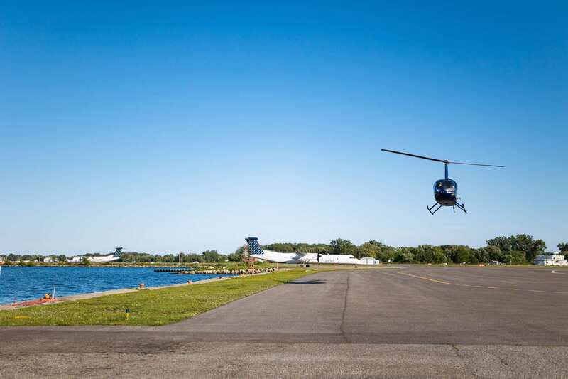 Toronto: City Sightseeing Helicopter Tour - Short option: the 15 km downtown loop (about 7 minutes in the air)