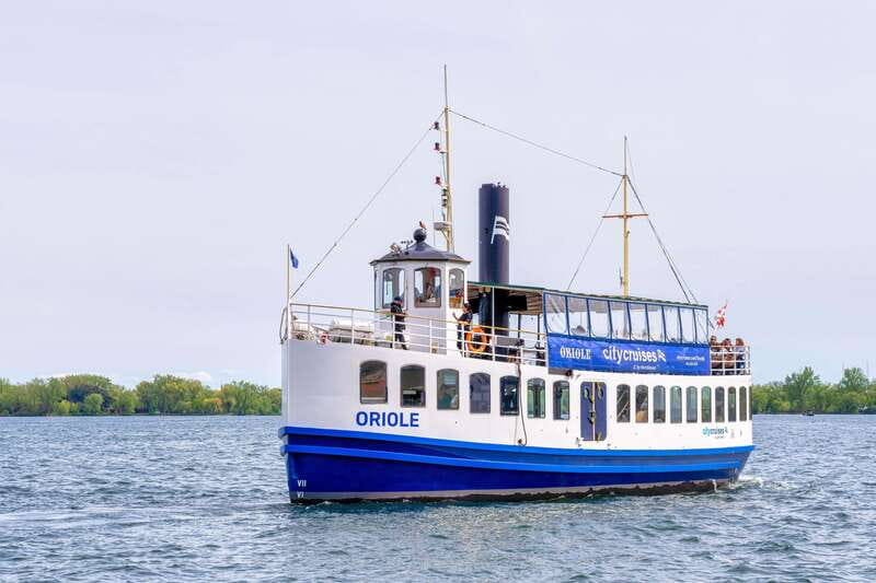 Toronto: City Views Harbor Cruise - A 60-minute Toronto harbour cruise that actually helps you see the city