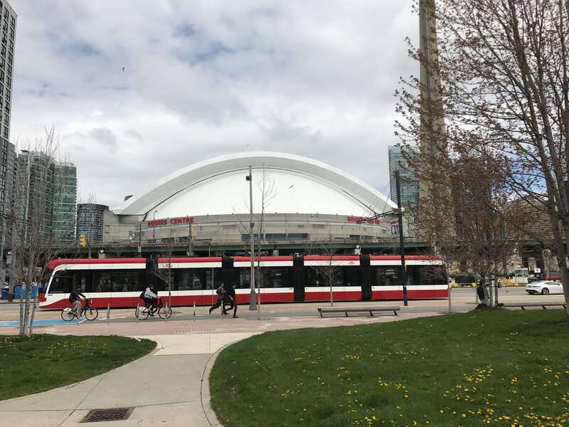 Toronto: City Walking Tour - The PATH Network: How to Use Toronto Underground (Even If You Hate Underground Malls)