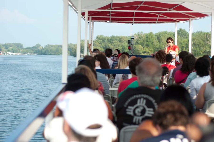 Toronto: Guided Harbour and Islands Sightseeing Cruise - Staying Comfortable in Any Weather