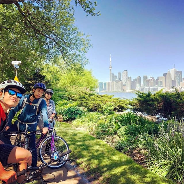 Toronto Islands: Sunrise Breakfast Bicycle Tour - Breakfast at Runaway Cafe: Coffee, Pastry, and a True Stop