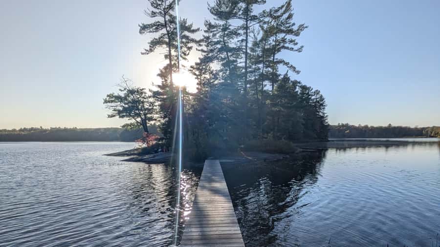 Toronto: Muskoka Cranberry Farm and Hardy Lake Hike - Gravenhurst break time: your food and wandering window